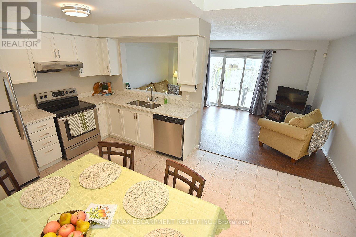 5 - 174 Highbury Drive, Hamilton, Ontario  L8J 3T8 - Photo 12 - X12141852