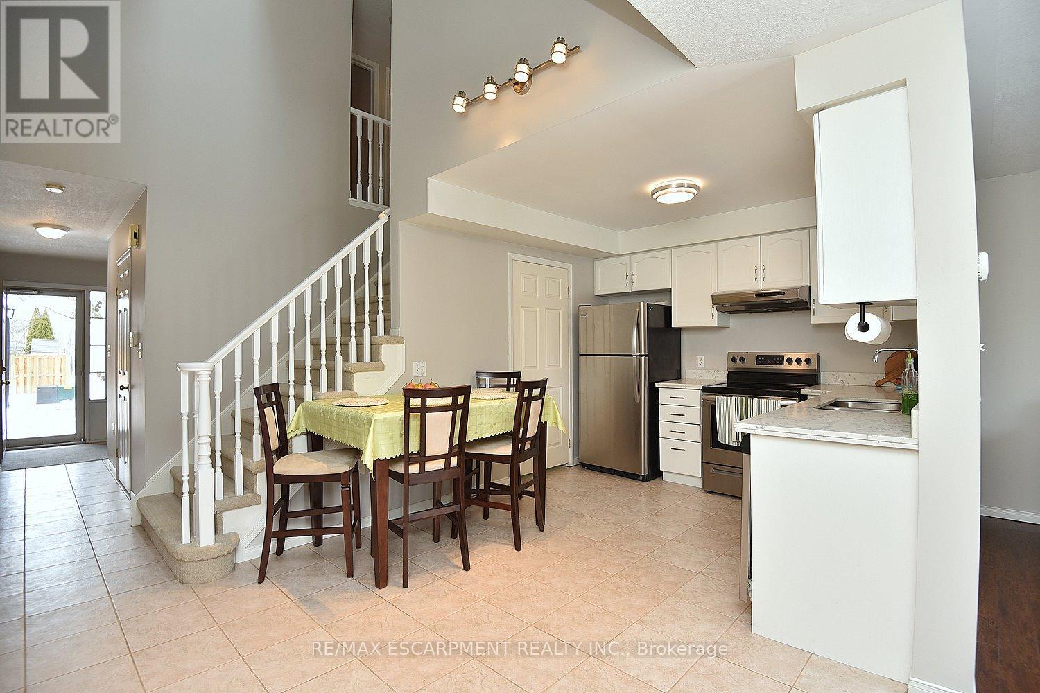 5 - 174 Highbury Drive, Hamilton, Ontario  L8J 3T8 - Photo 13 - X12141852