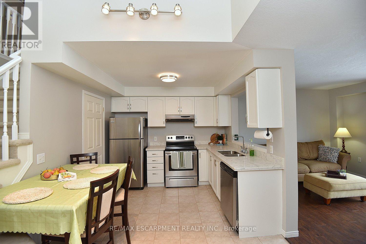 5 - 174 Highbury Drive, Hamilton, Ontario  L8J 3T8 - Photo 14 - X12141852