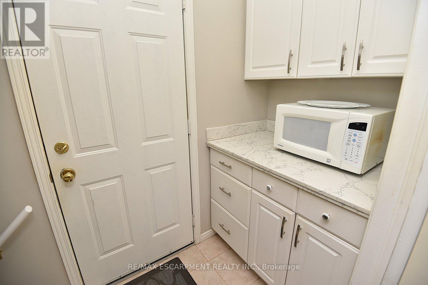 5 - 174 Highbury Drive, Hamilton, Ontario  L8J 3T8 - Photo 16 - X12141852