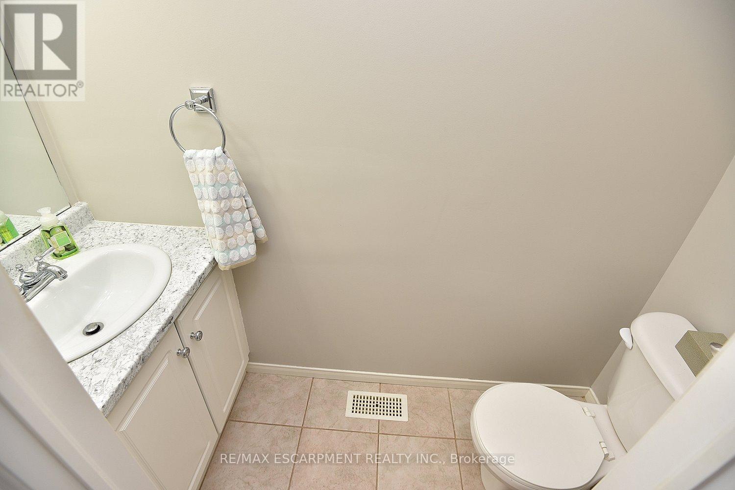 5 - 174 Highbury Drive, Hamilton, Ontario  L8J 3T8 - Photo 17 - X12141852