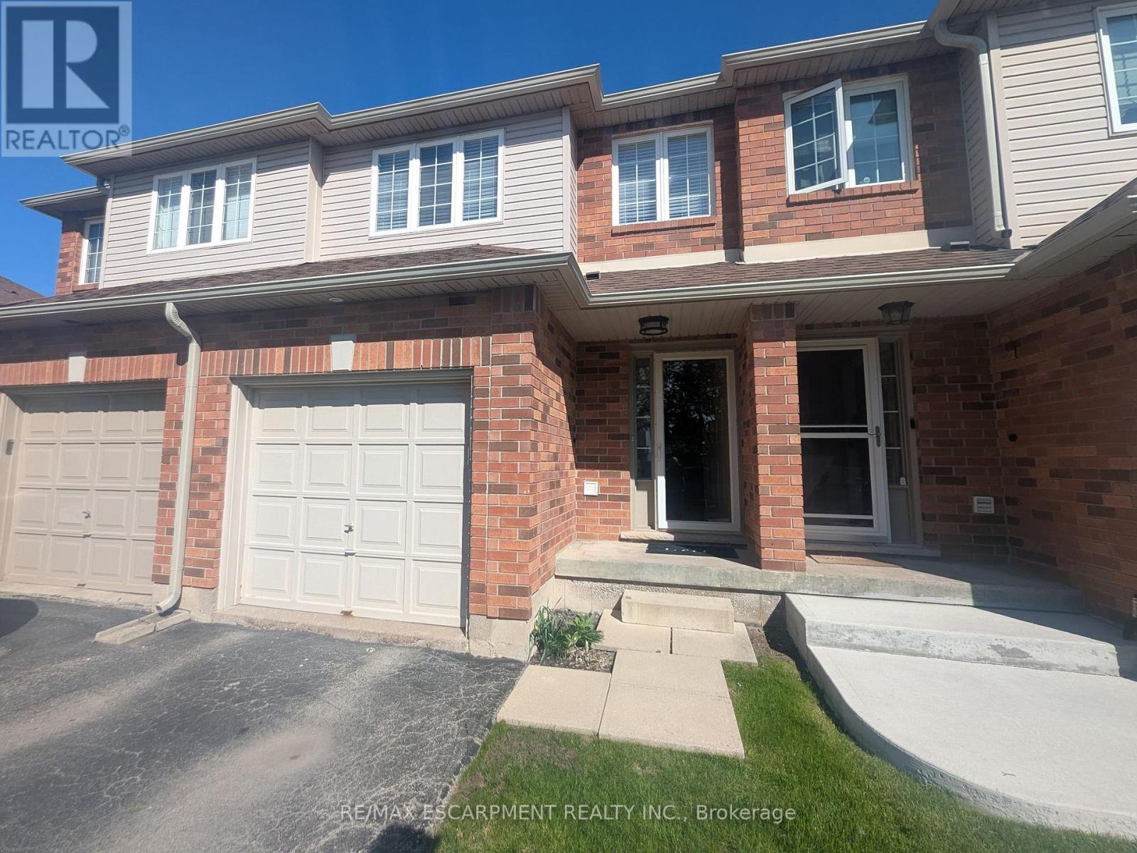 5 - 174 Highbury Drive, Hamilton, Ontario  L8J 3T8 - Photo 2 - X12141852