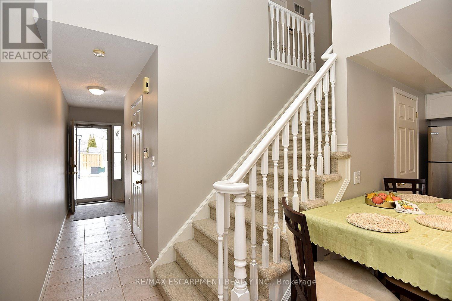 5 - 174 Highbury Drive, Hamilton, Ontario  L8J 3T8 - Photo 4 - X12141852