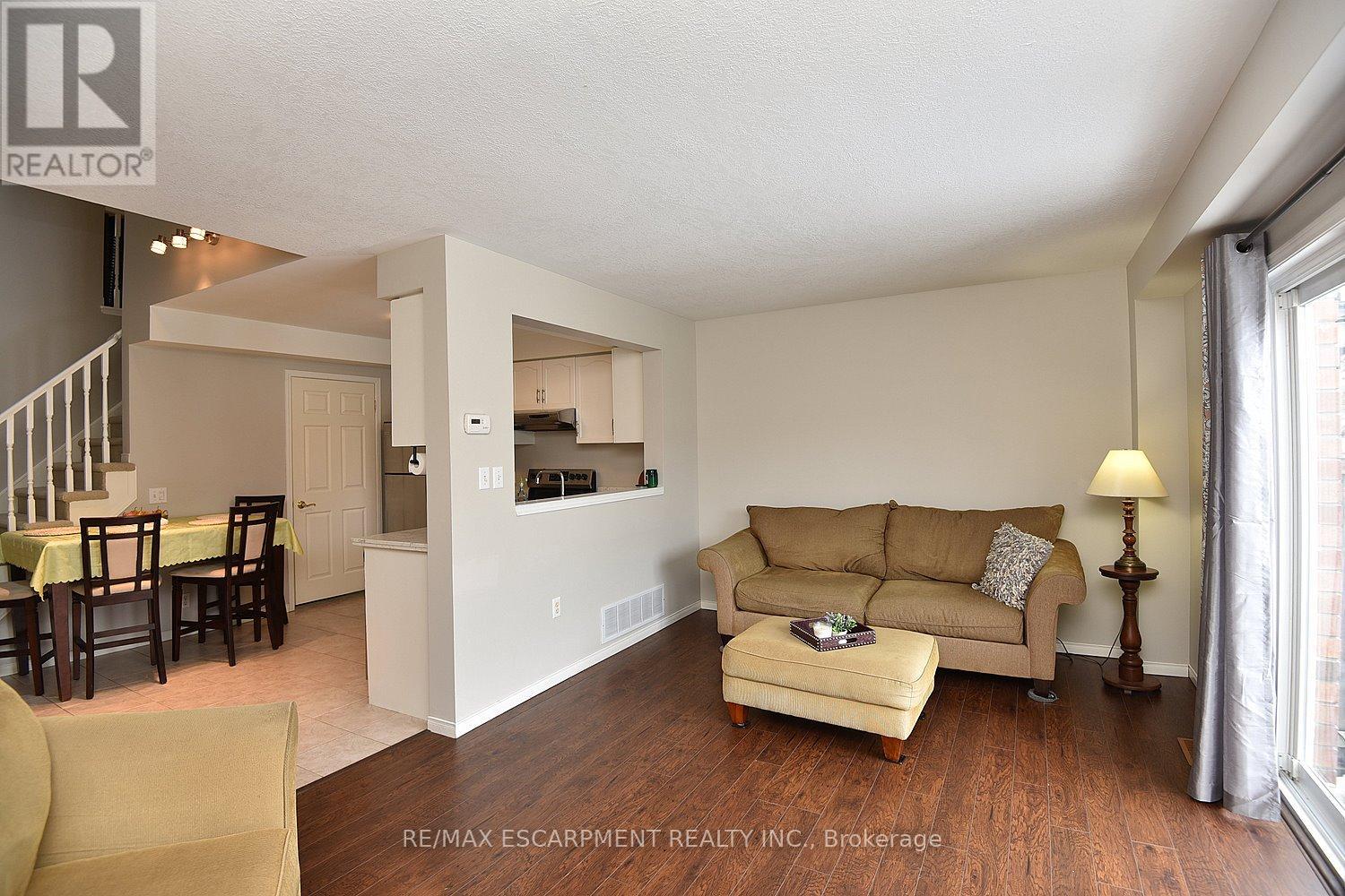 5 - 174 Highbury Drive, Hamilton, Ontario  L8J 3T8 - Photo 6 - X12141852