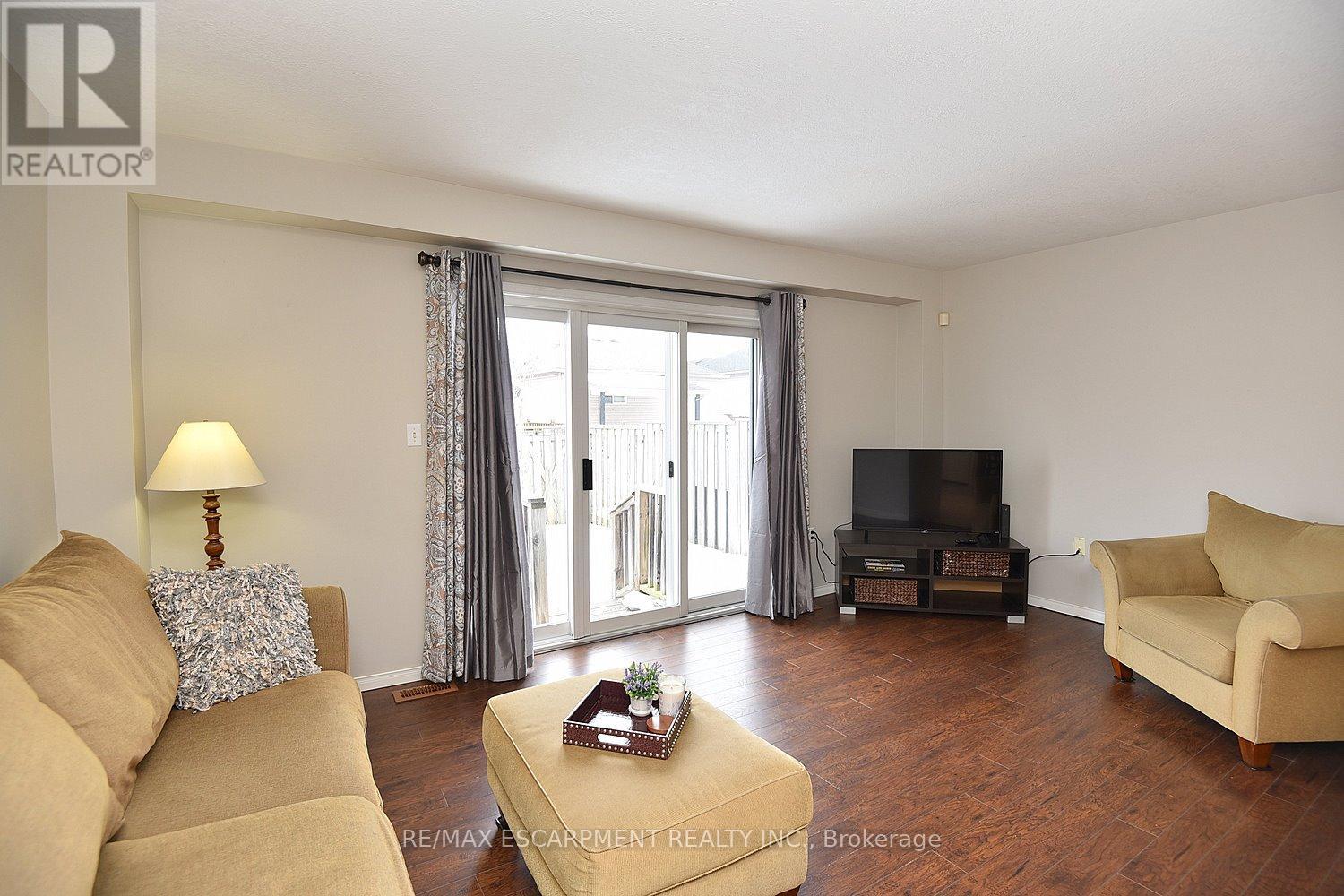 5 - 174 Highbury Drive, Hamilton, Ontario  L8J 3T8 - Photo 7 - X12141852