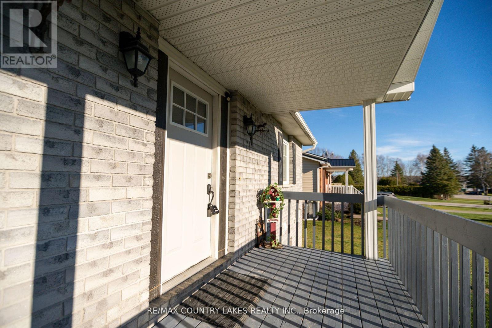 40 Greenwood Crescent, Kawartha Lakes, Ontario  K0M 2T0 - Photo 7 - X12141923
