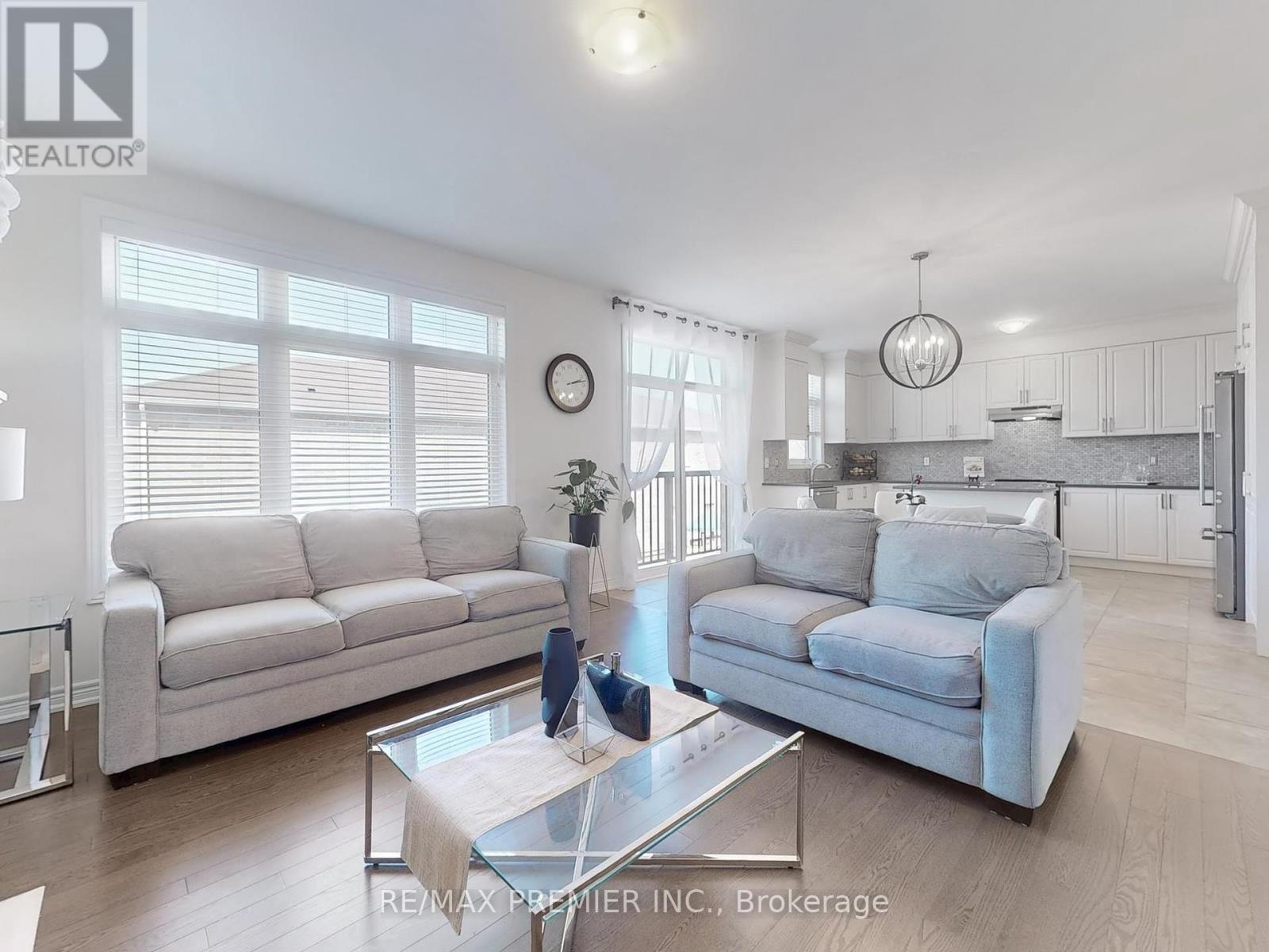49 Forest Edge Crescent, East Gwillimbury, Ontario  L9N 0S6 - Photo 7 - N12068129