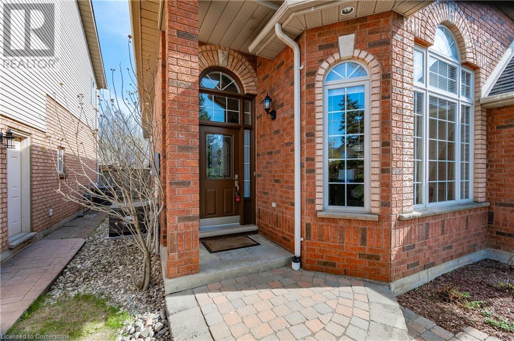 4104 Bianca Forest Drive, Burlington, Ontario  L7M 4L2 - Photo 3 - 40720205