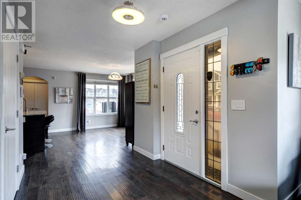 260 Silverado Range Close Sw, Calgary, Alberta  T2X 0C3 - Photo 3 - A2216300