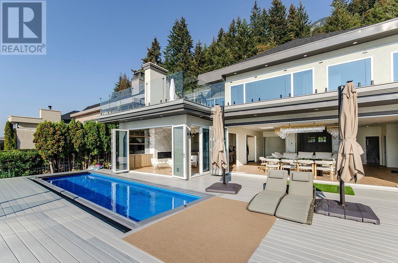 13 OCEAN POINT DRIVE, Vancouver, British Columbia