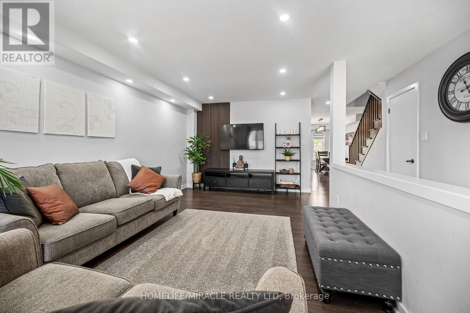 66 Crafter Crescent E, Hamilton, Ontario  L8J 0H7 - Photo 31 - X12139565