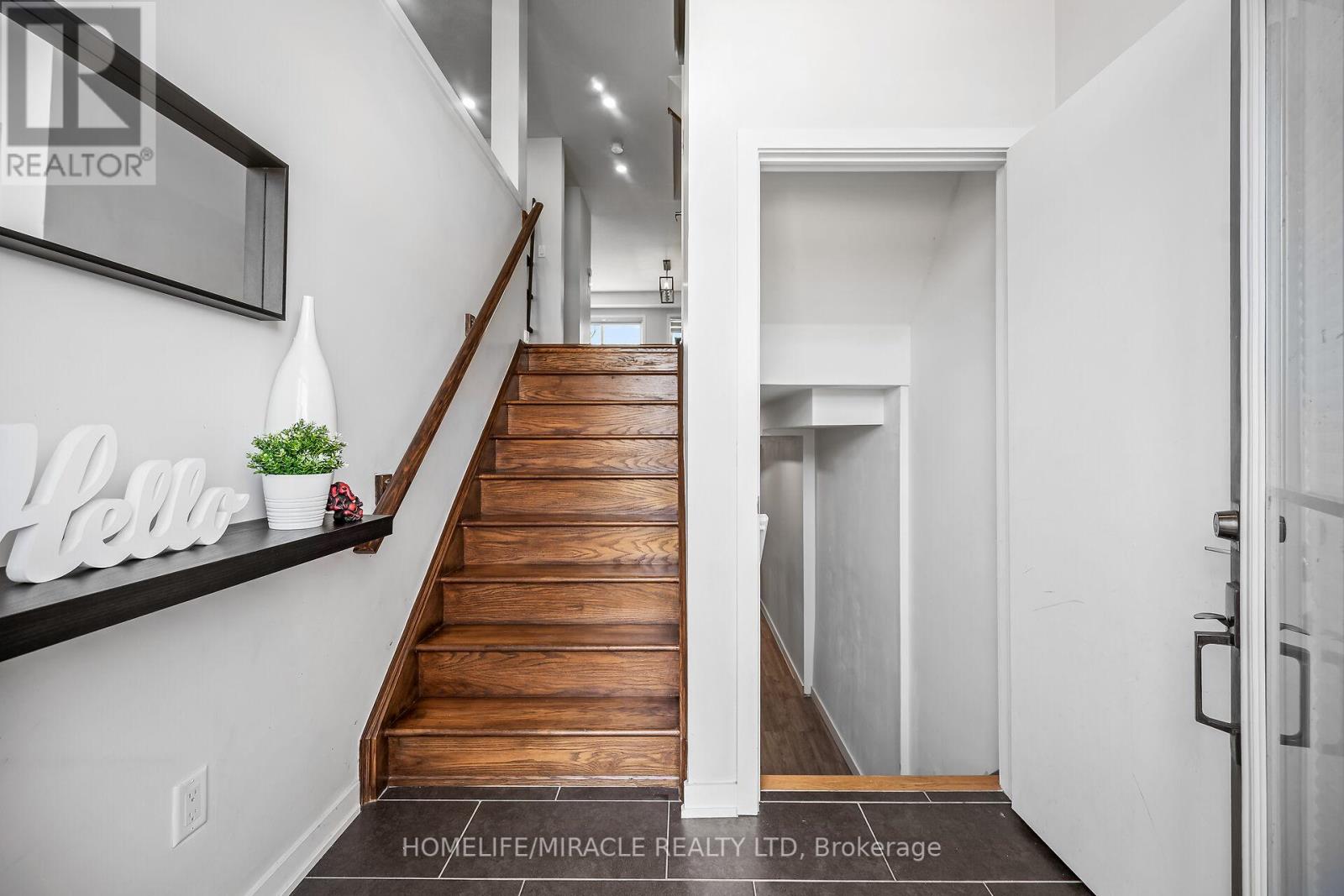 66 Crafter Crescent E, Hamilton, Ontario  L8J 0H7 - Photo 25 - X12139565