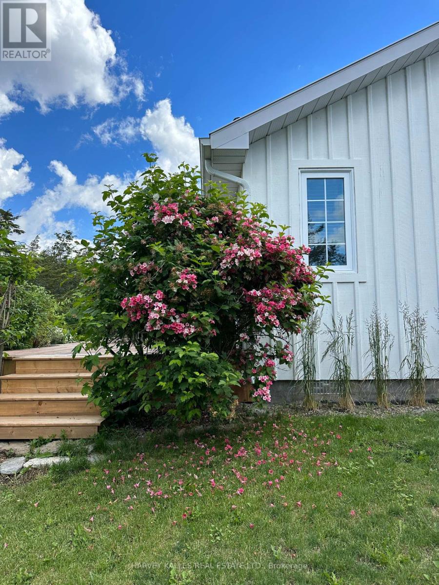 2992 County Rd 7 Road, Prince Edward County, Ontario  K0K 2T0 - Photo 37 - X12098079