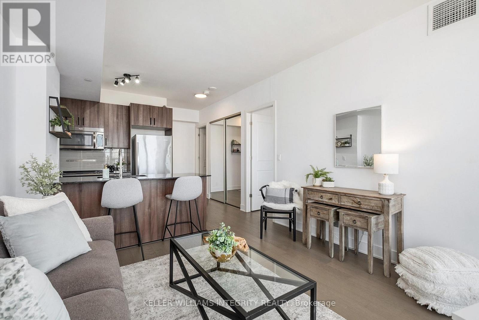 1007 - 485 Richmond Road, Ottawa, Ontario  K2A 3W9 - Photo 4 - X12070426