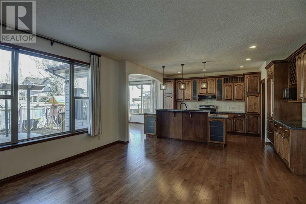 112 Brightonstone Bay Se, Calgary, Alberta  T2Z 4B2 - Photo 5 - A2200119