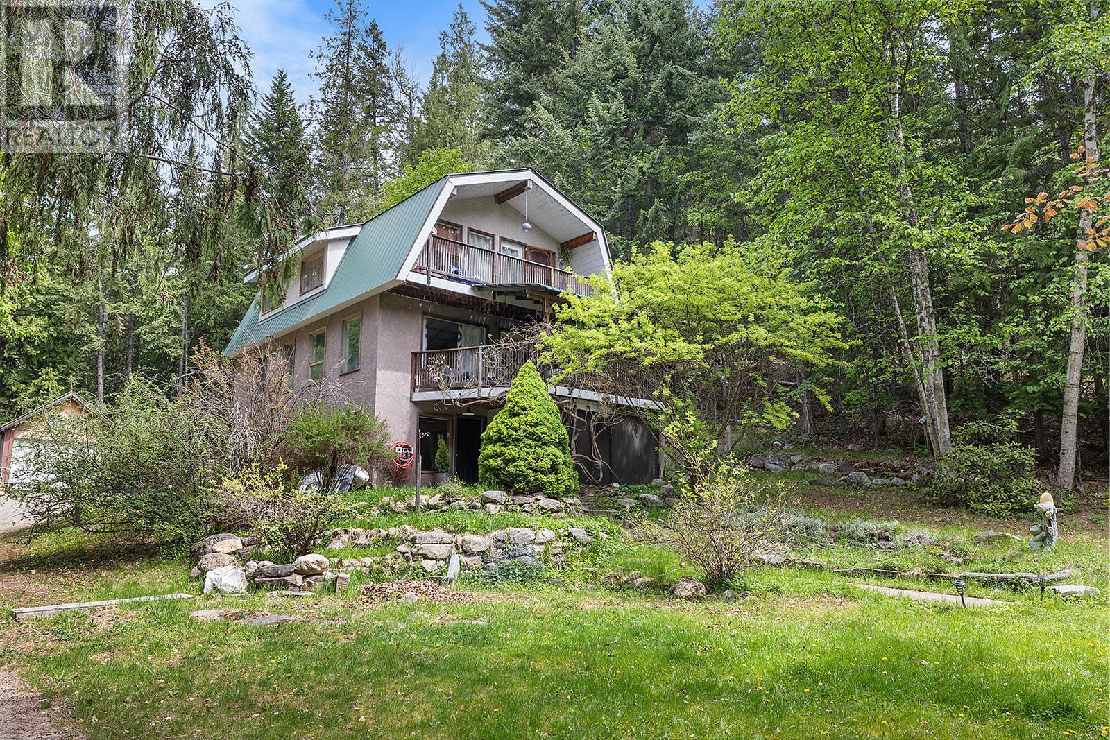 426 ASPEN Road, riondel, British Columbia