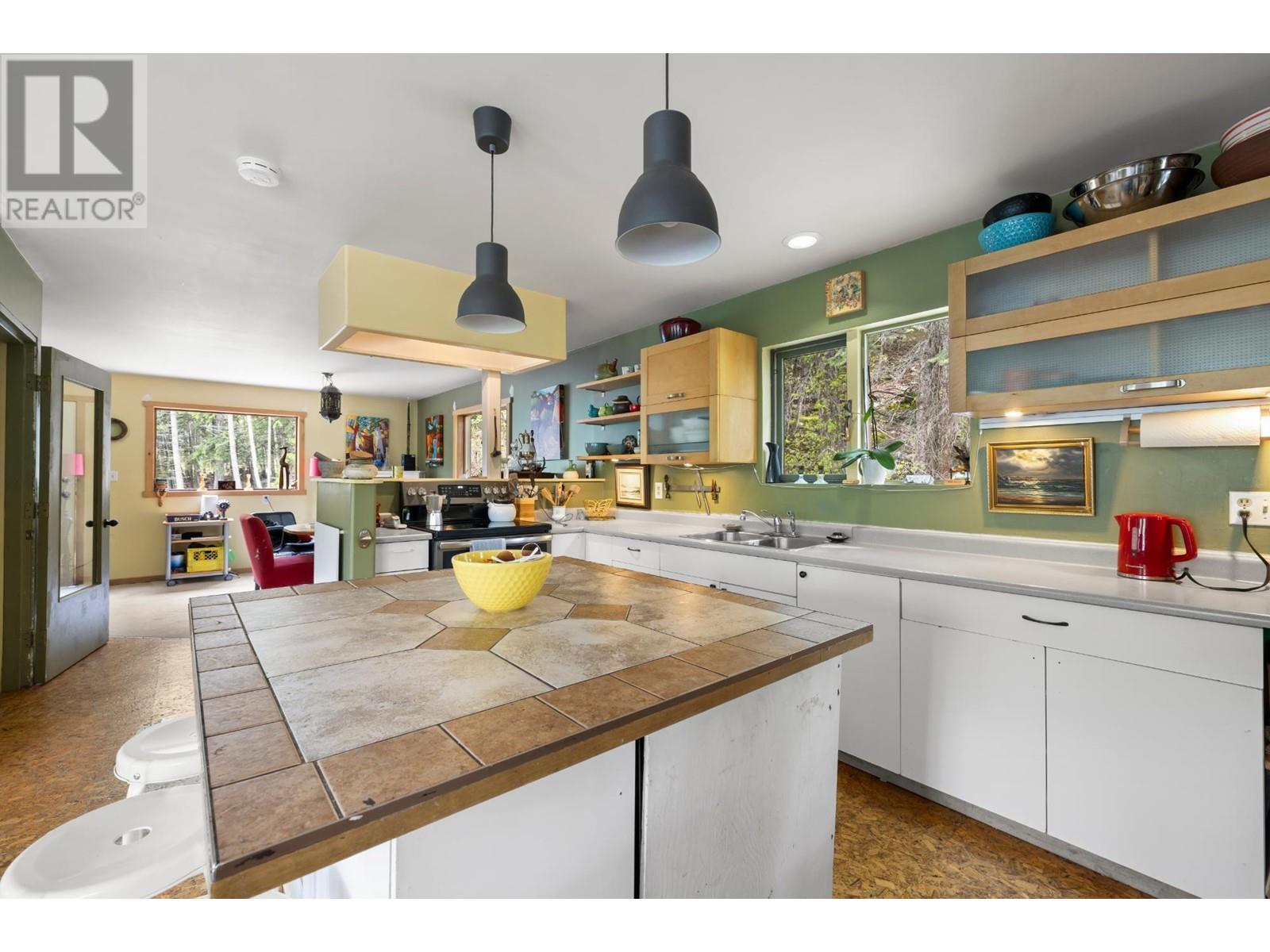 426 Aspen Road, Riondel, British Columbia  V0B 2B0 - Photo 13 - 10339949