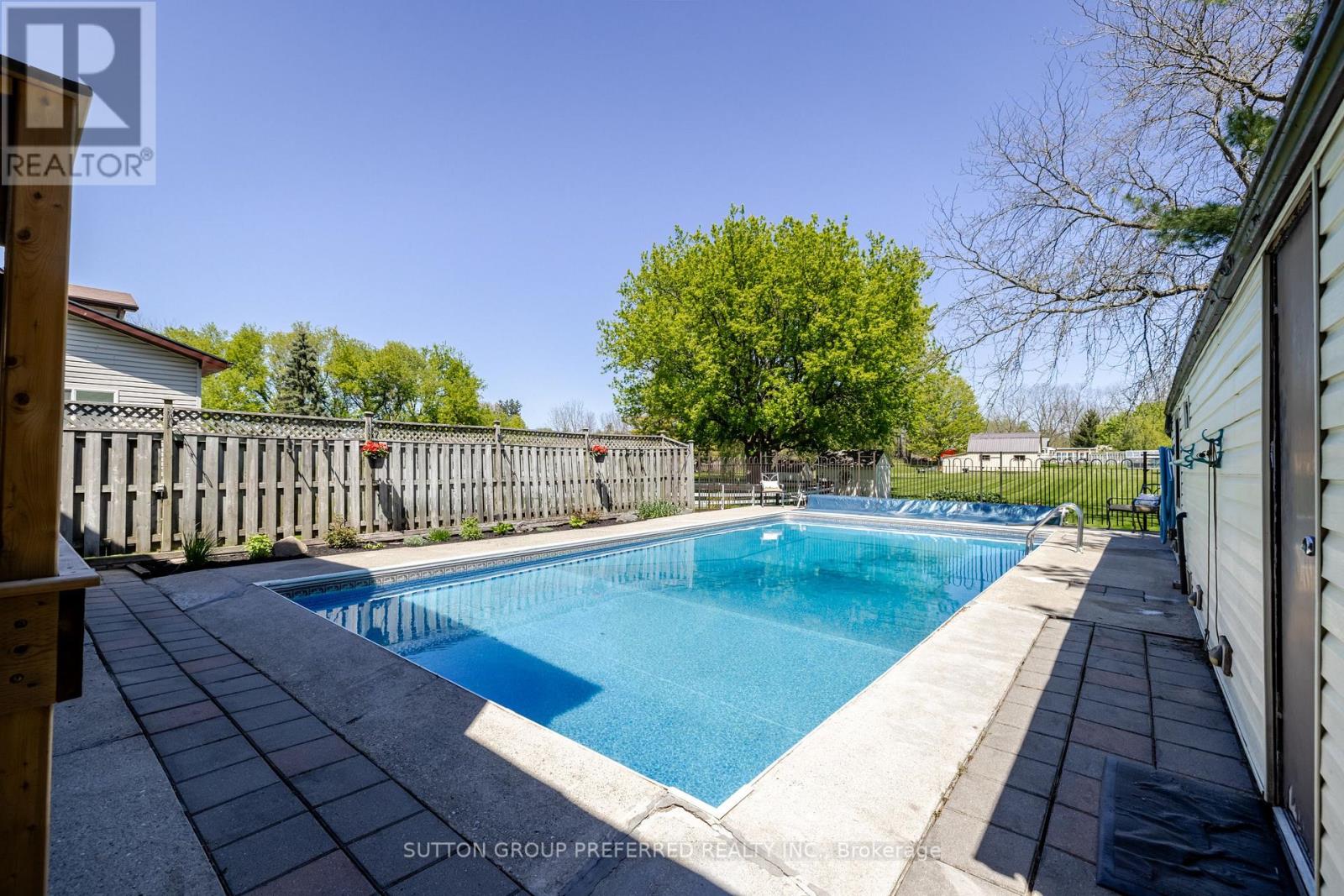 1678 Richmond Street, Thames Centre, Ontario  N0L 1G0 - Photo 27 - X12142026