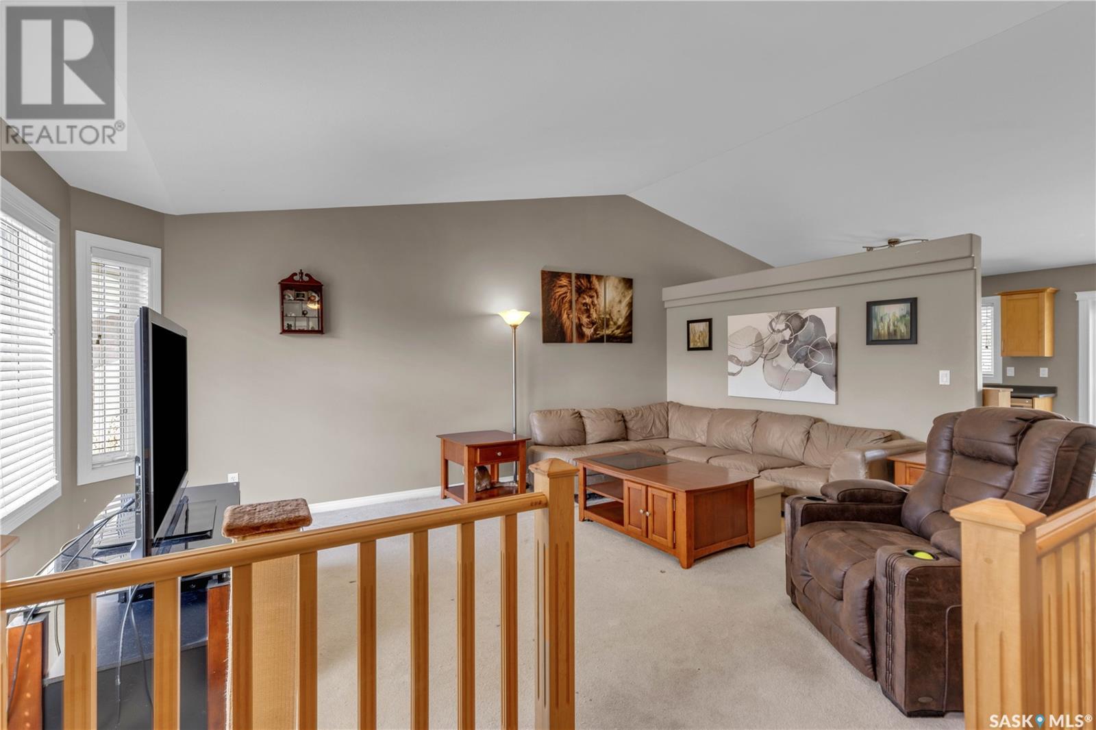 Property at 106 Kutz CRESCENT image 4