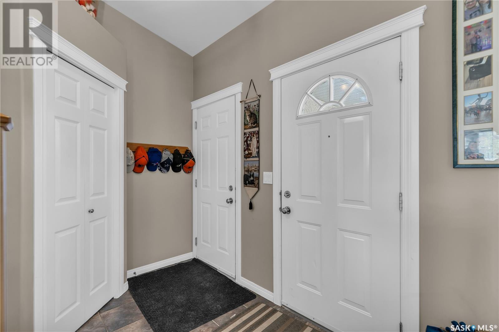 Property at 106 Kutz CRESCENT image 3
