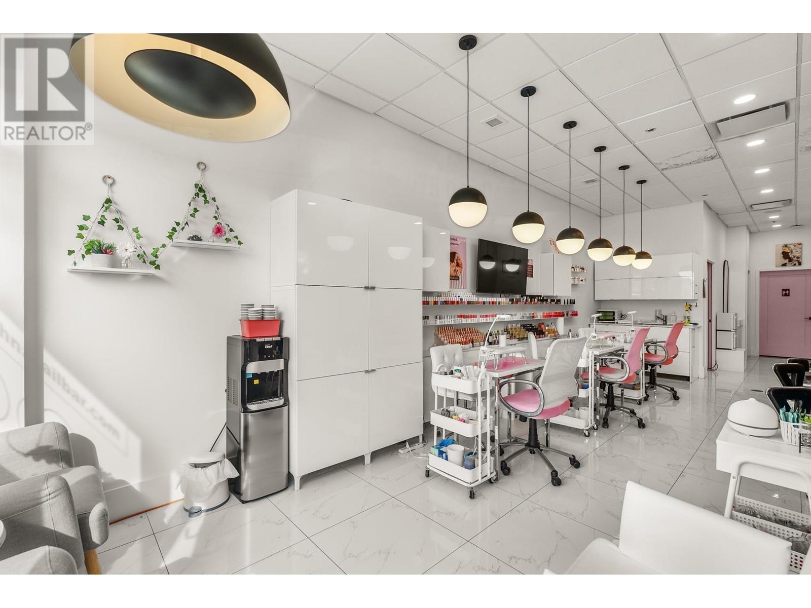 Property at 107 2635 BARNET HIGHWAY image 4