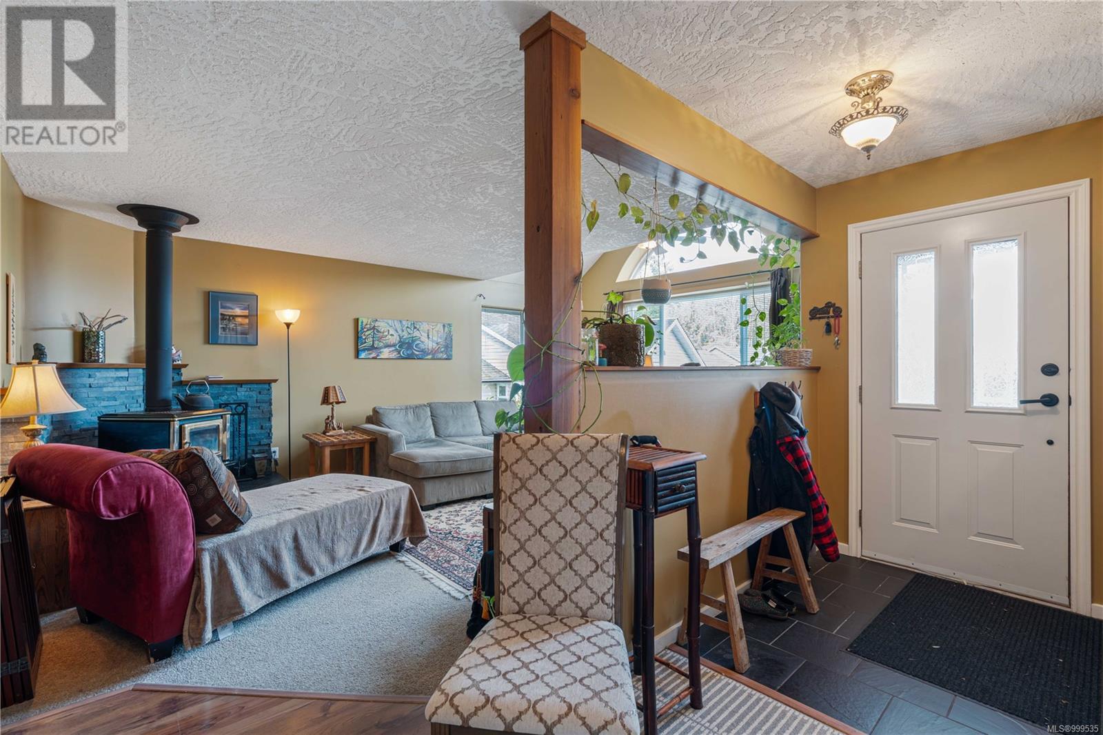 Property at 619 Forrest Pl image 4