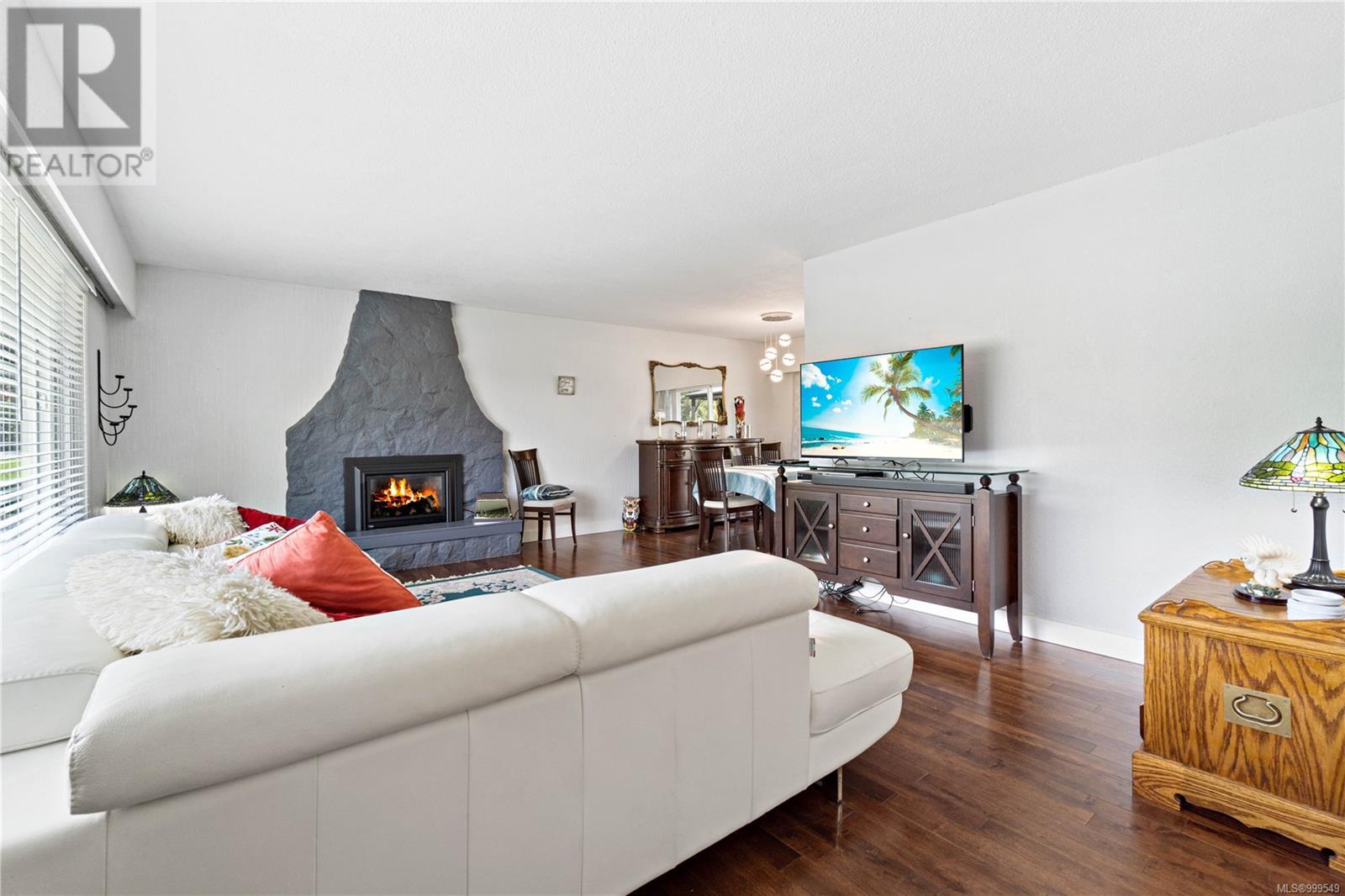 Property at 7554 Superior Rd image 1