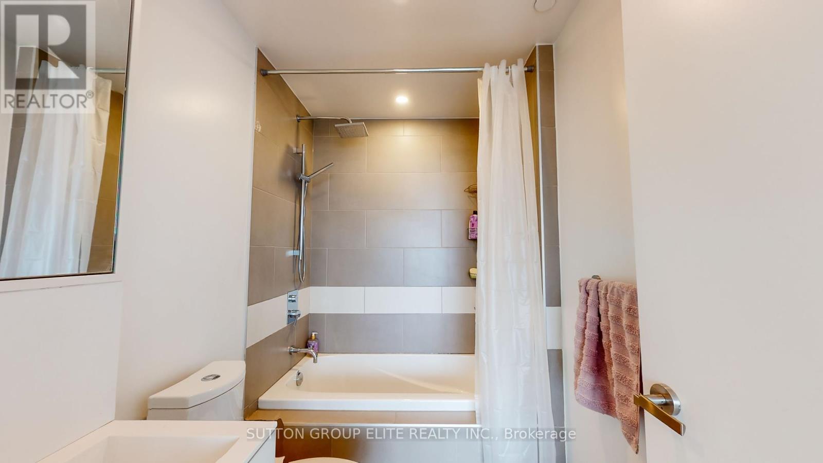 4902 - 197 Yonge Street, Toronto, Ontario  M5B 0C1 - Photo 23 - C12141930