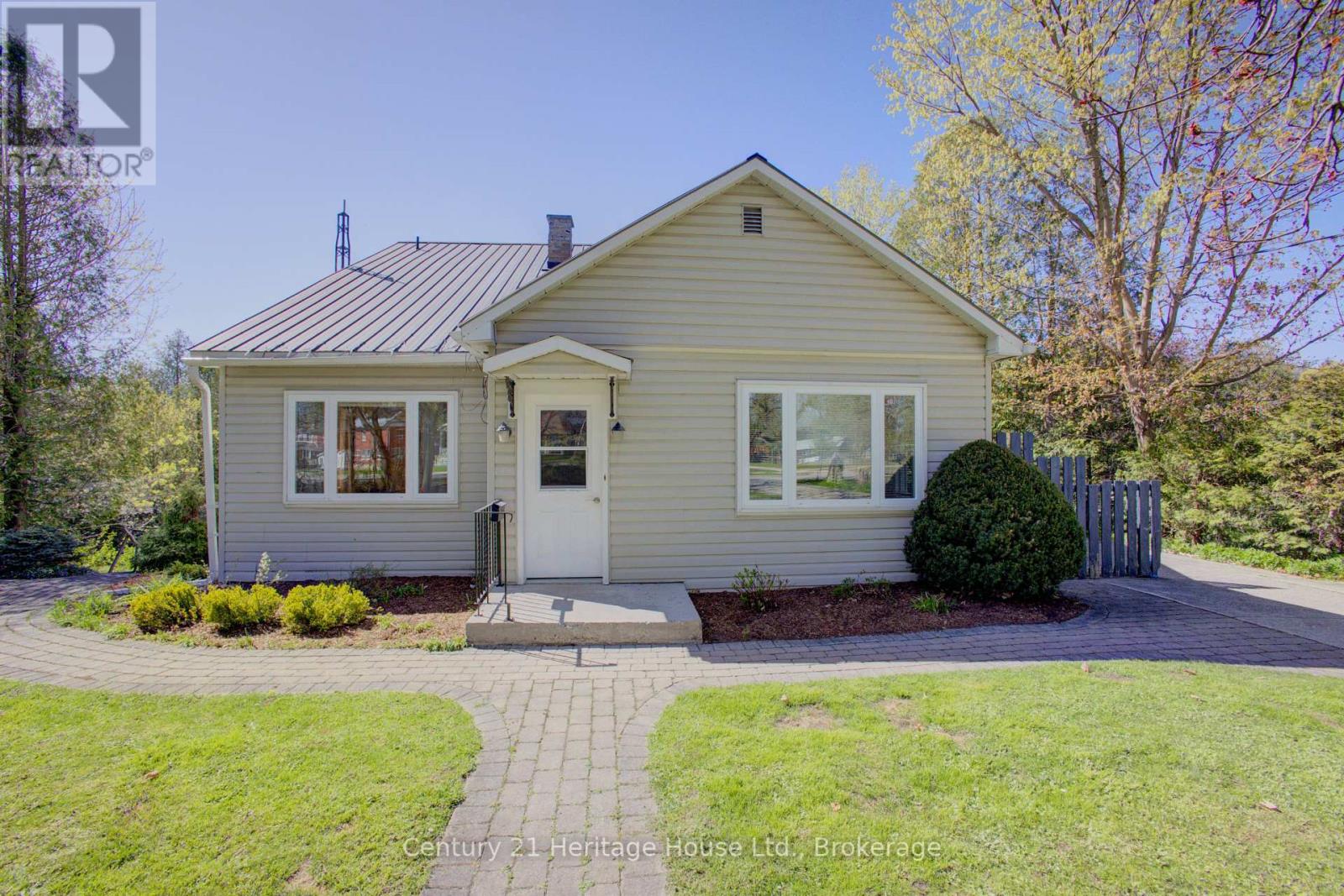 Property at 244 ALBERT STREET N image 2
