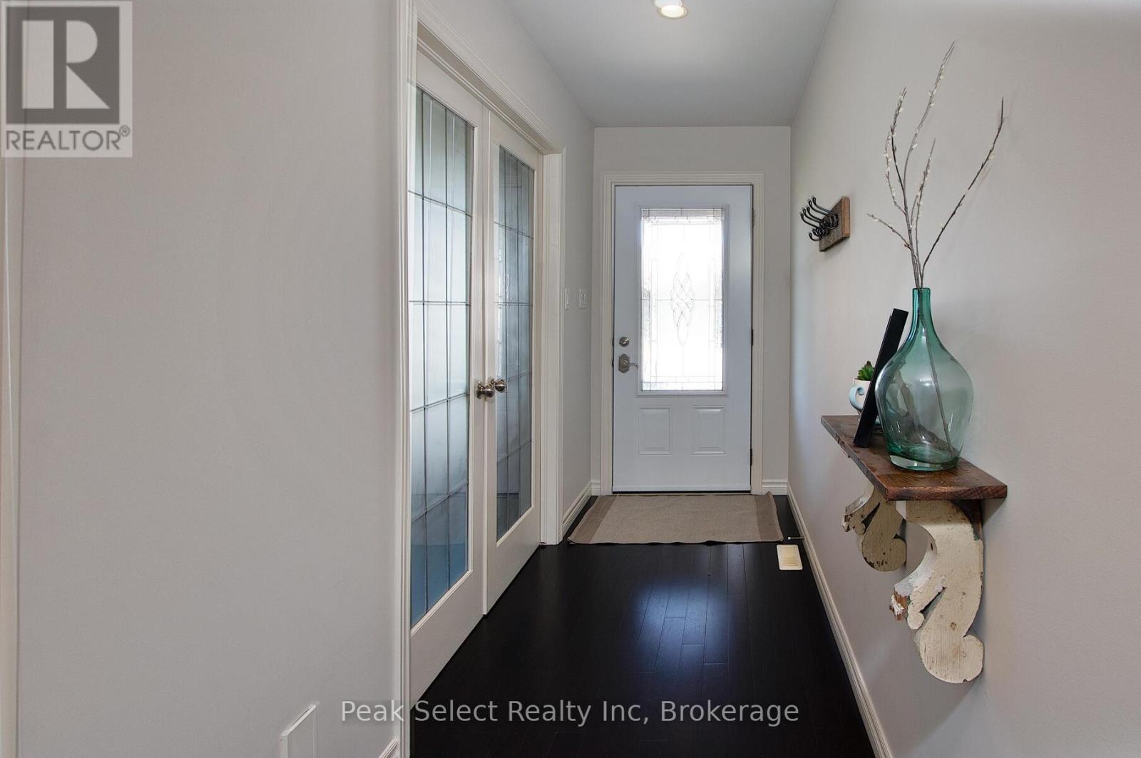 121 Watson Street, Lucan Biddulph, Ontario  N0M 2J0 - Photo 4 - X12142042