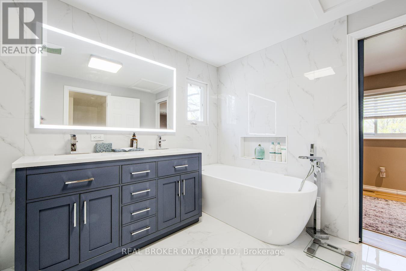 44 Mark Street, Aurora, Ontario  L4G 3J5 - Photo 19 - N12141954