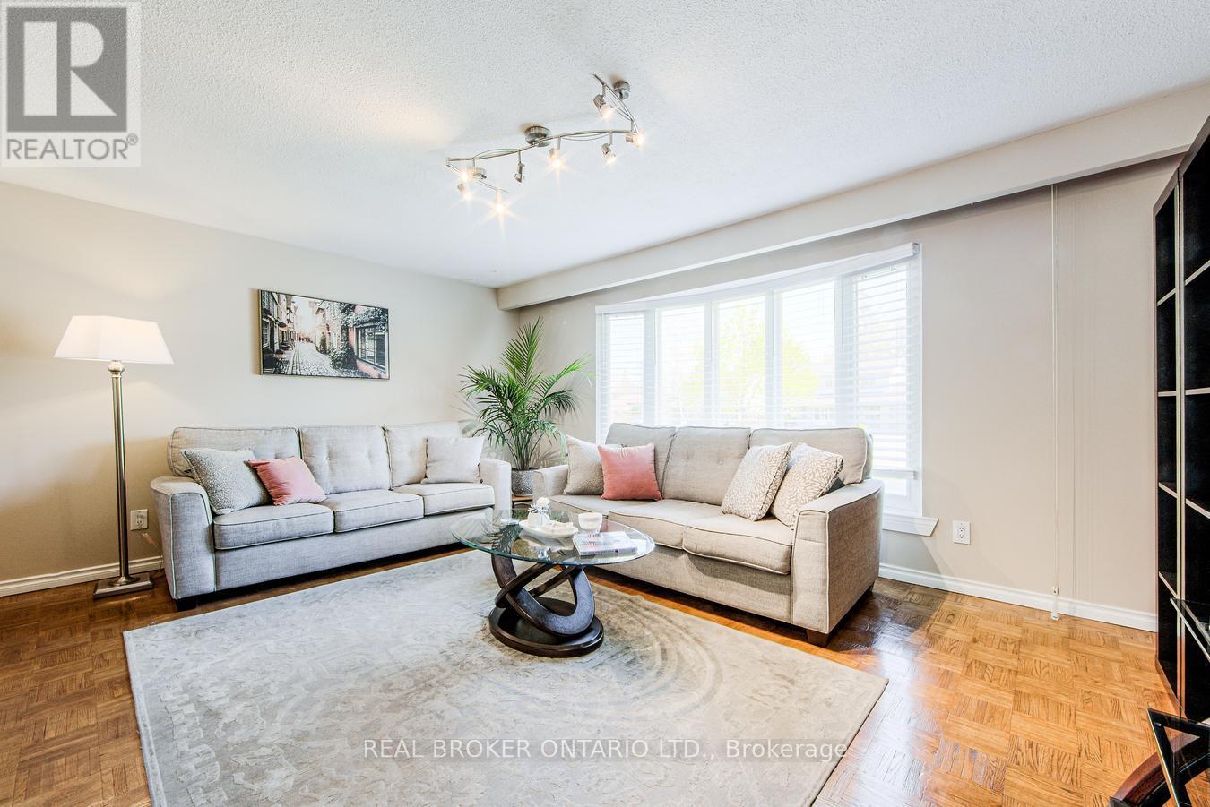 44 Mark Street, Aurora, Ontario  L4G 3J5 - Photo 6 - N12141954