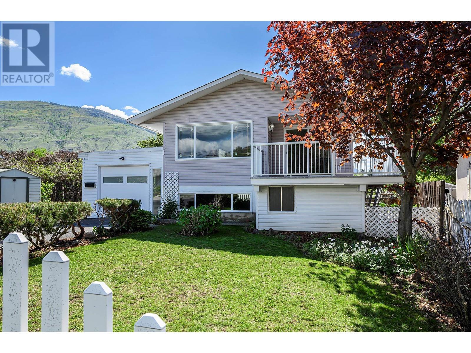 Property at 725 Huntington Drive image 2