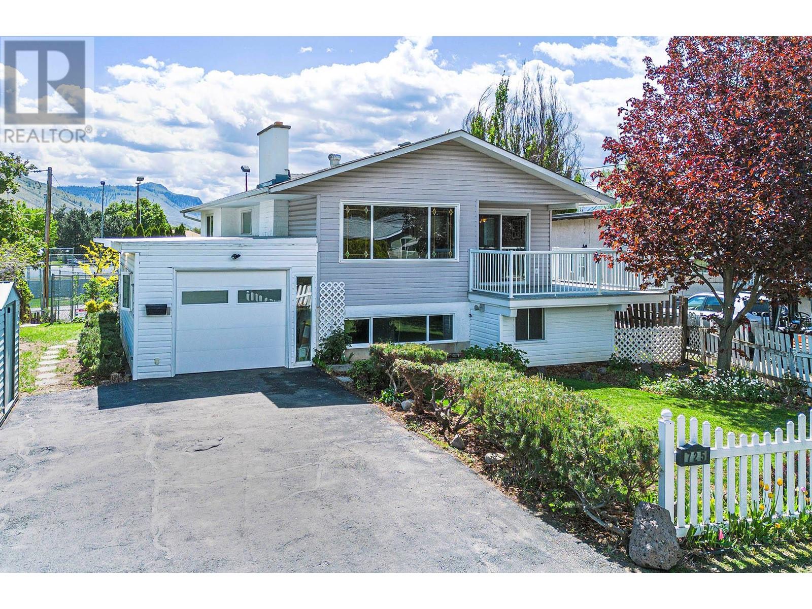 Property at 725 Huntington Drive image 1