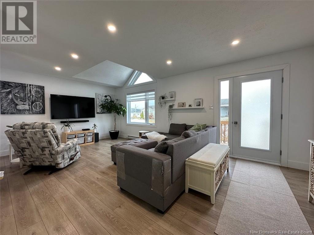 Property at 52 Du Réservoir Street image 2