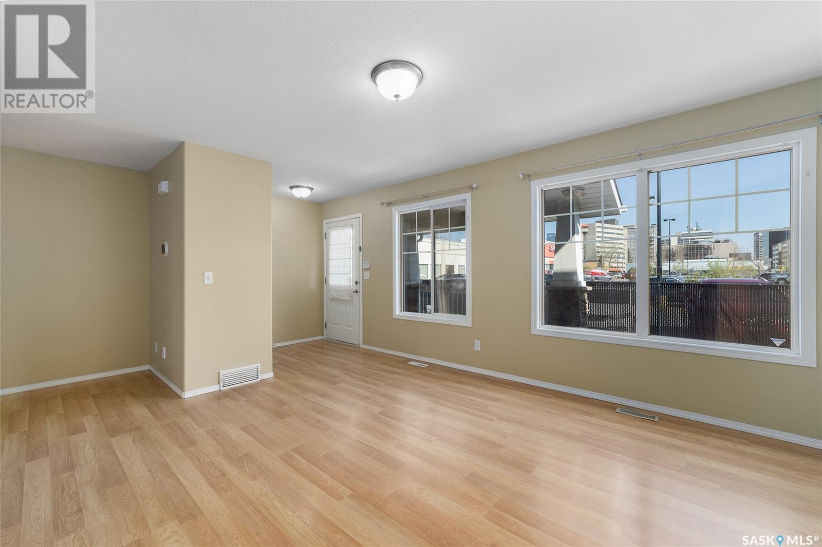 2231 Treetop Lane, Regina, Saskatchewan  S4P 4V8 - Photo 8 - SK005424