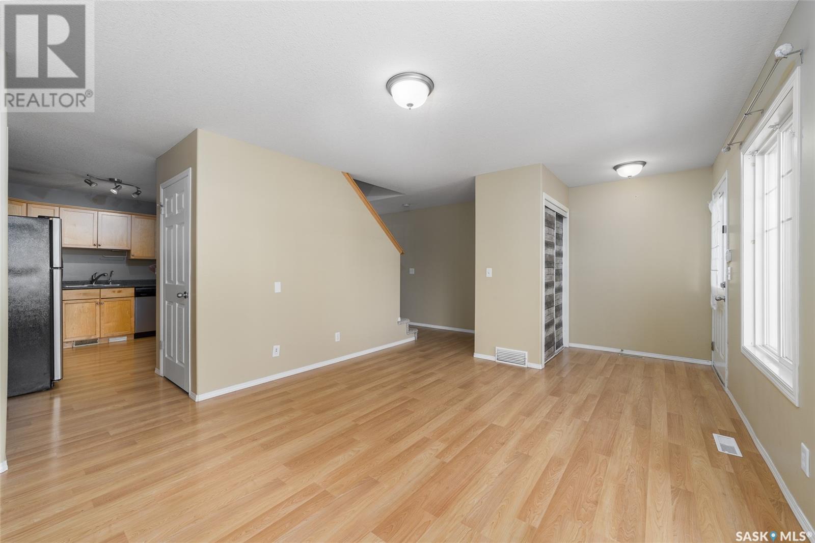2231 Treetop Lane, Regina, Saskatchewan  S4P 4V8 - Photo 6 - SK005424