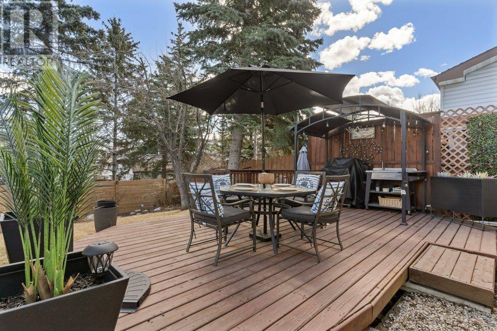 223 Brookpark Drive Sw, Calgary, Alberta  T2W 2W7 - Photo 31 - A2207729