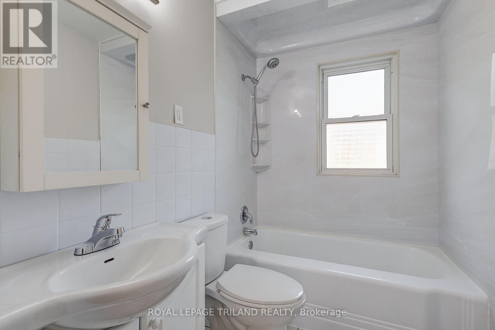 266 Alma Street, St. Thomas, Ontario  N5P 3B8 - Photo 24 - X12142033