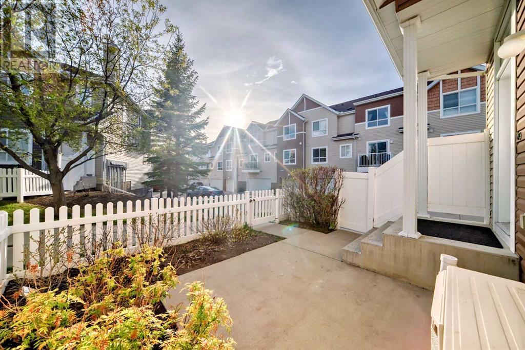 Property at 136 Tuscany Court NW image 3