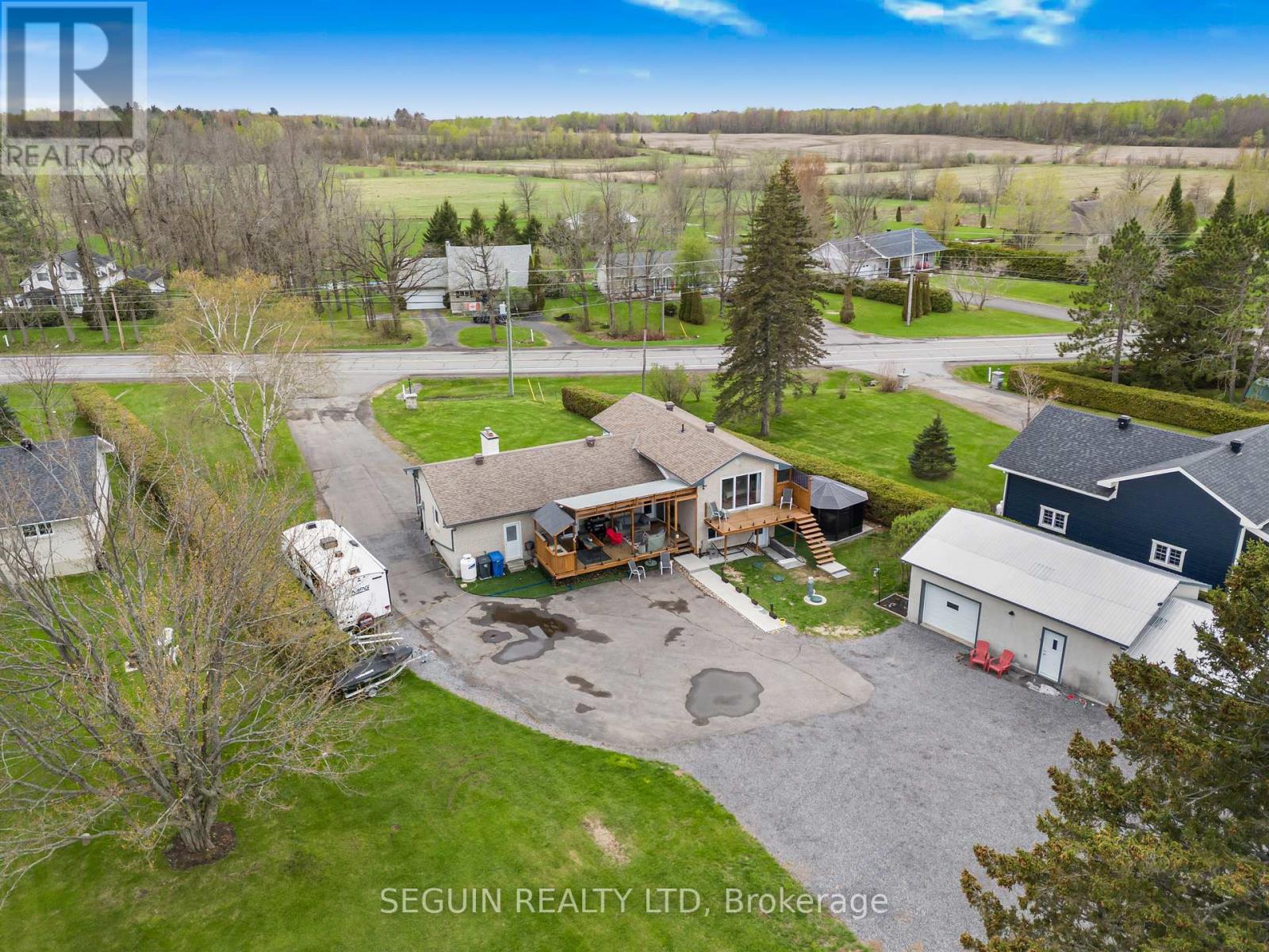 3595 Front Road, East Hawkesbury, Ontario  K6A 2W5 - Photo 31 - X12142110