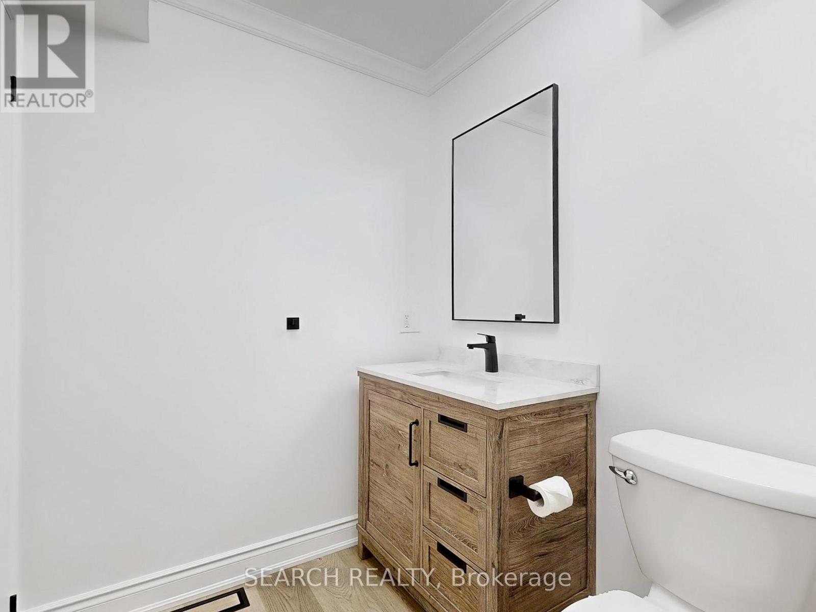 Upper - 150 Mulock Avenue, Toronto, Ontario  M6N 3C6 - Photo 10 - W12141936