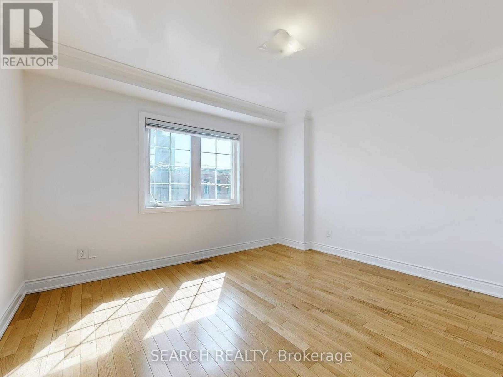 Upper - 150 Mulock Avenue, Toronto, Ontario  M6N 3C6 - Photo 11 - W12141936