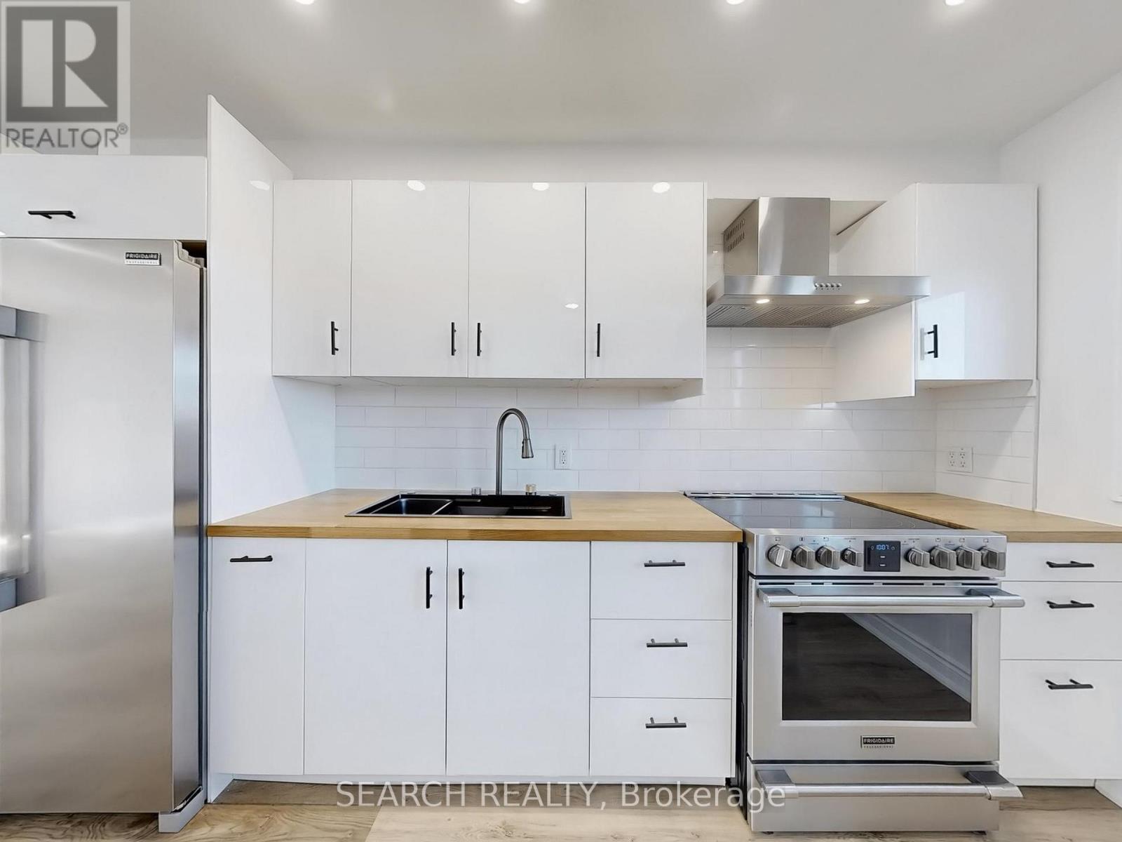 Upper - 150 Mulock Avenue, Toronto, Ontario  M6N 3C6 - Photo 14 - W12141936