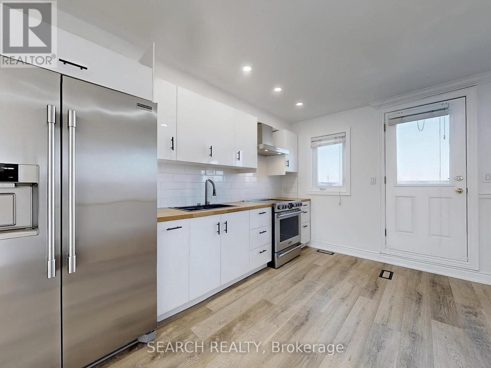 Upper - 150 Mulock Avenue, Toronto, Ontario  M6N 3C6 - Photo 16 - W12141936