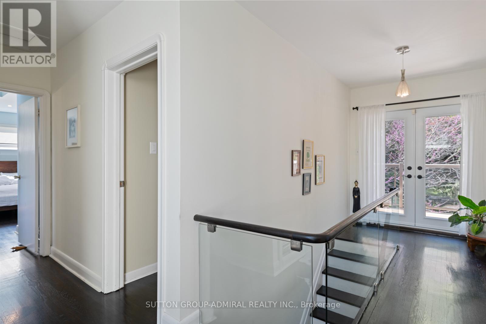 39 Pinehurst Crescent, Toronto, Ontario  M9A 3A4 - Photo 22 - W12141948