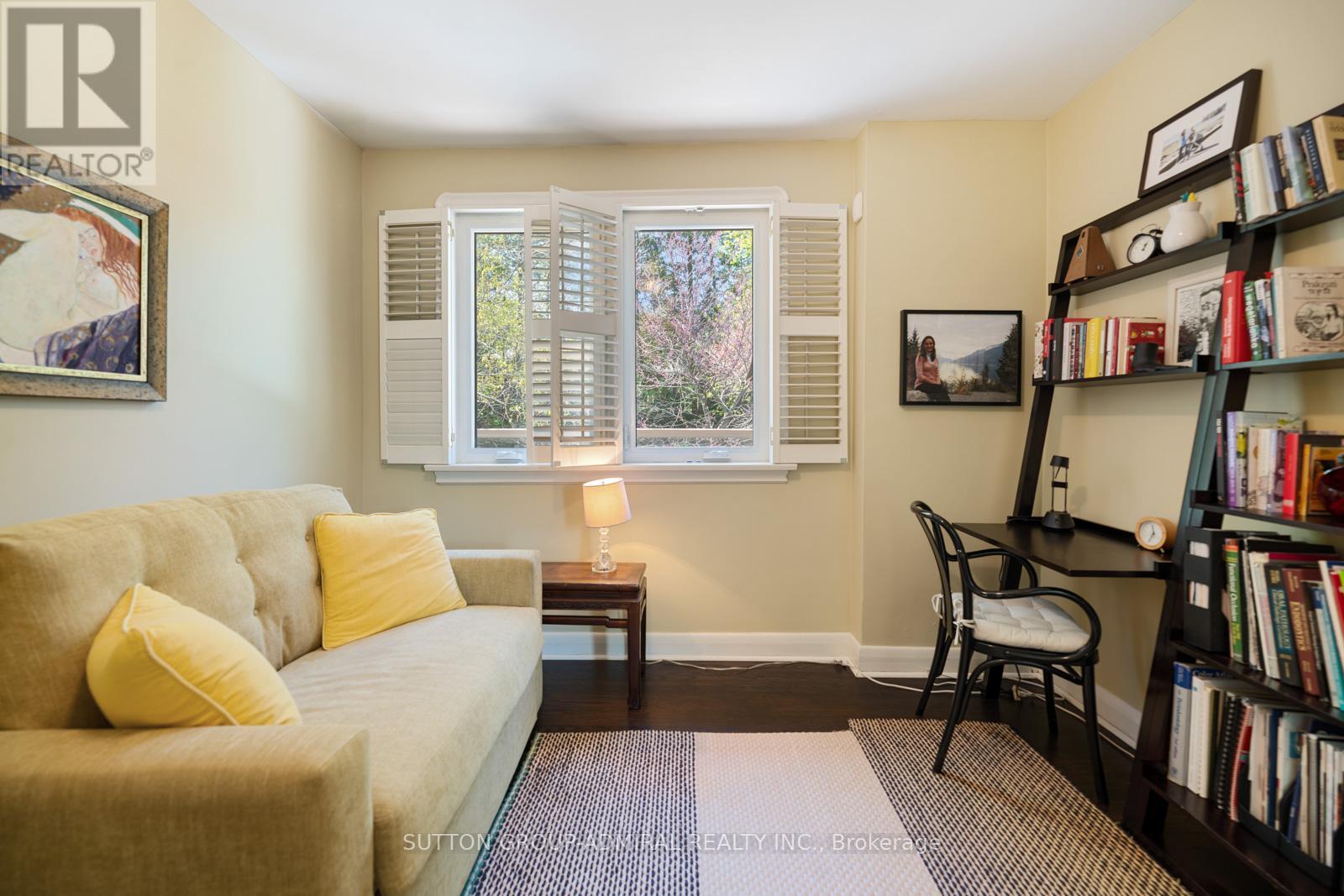 39 Pinehurst Crescent, Toronto, Ontario  M9A 3A4 - Photo 27 - W12141948