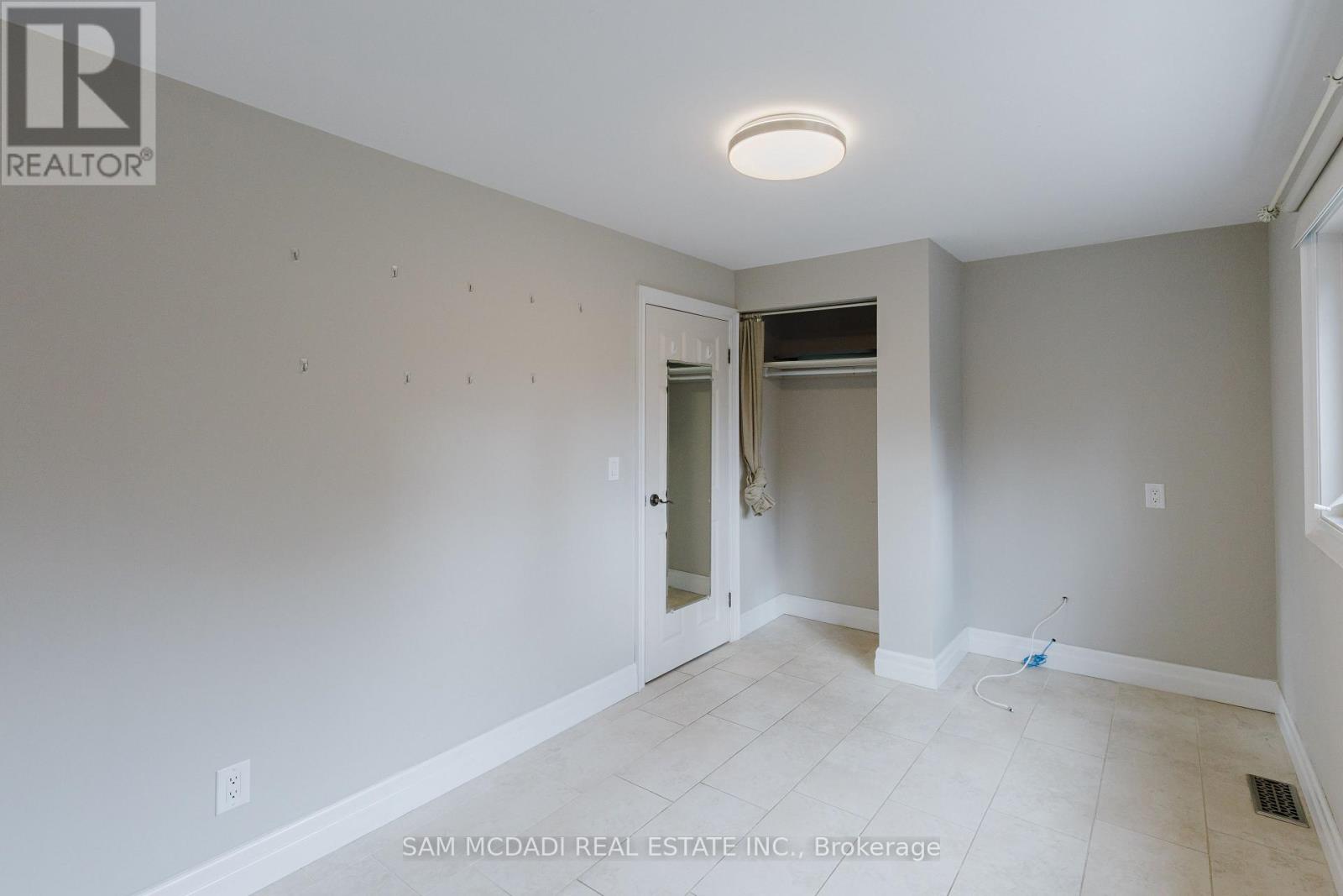 1198 Willowbrook Drive S, Oakville, Ontario  L6L 2J8 - Photo 25 - W12141981