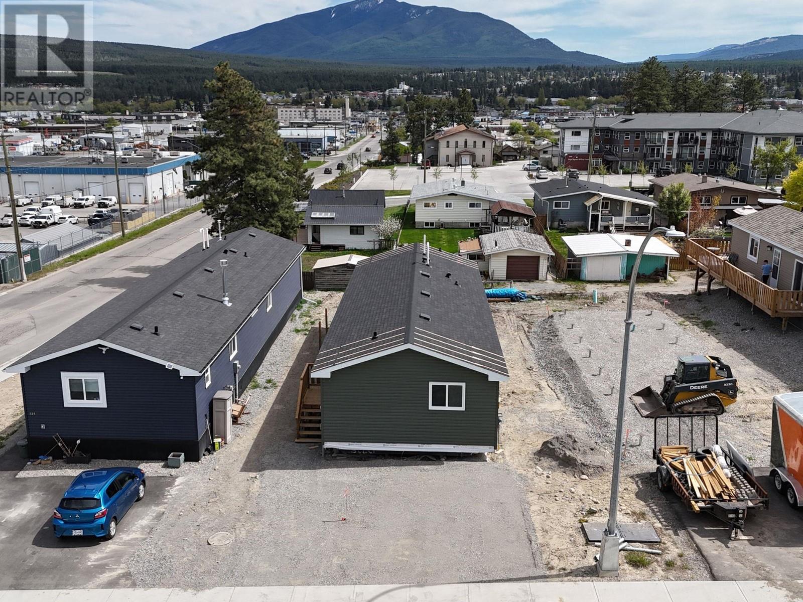 529 Pagurut Avenue W, Cranbrook, British Columbia  V1C 0G5 - Photo 4 - 10346917