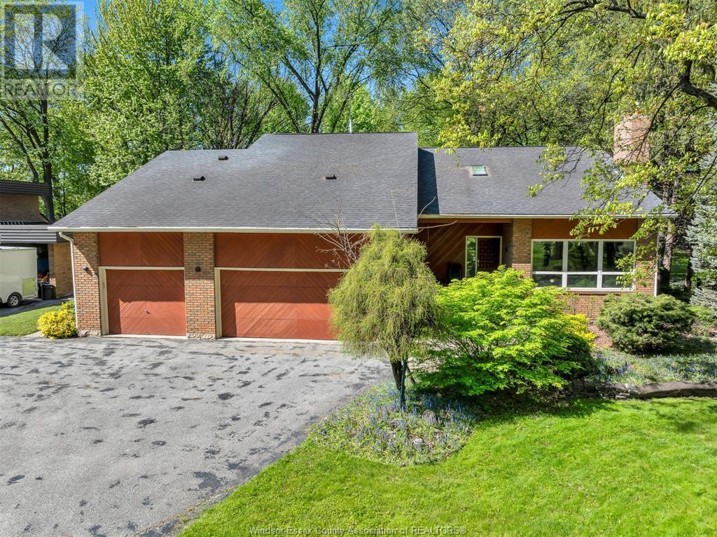 Property at 400 OLD TECUMSEH image 3
